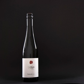 Riesling, Marillen- und pfirsichartiger Duft mit fruchtiger Säure, die aufgrund der angenehmen Restsüße sehr gut harmoniert.